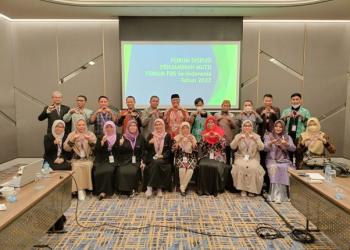 Sesi foto Tim UPM FBS seluruh Indonesia (dok. UNESA)